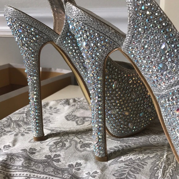 Gorgeous silver platform heels - Picture 5 of 5